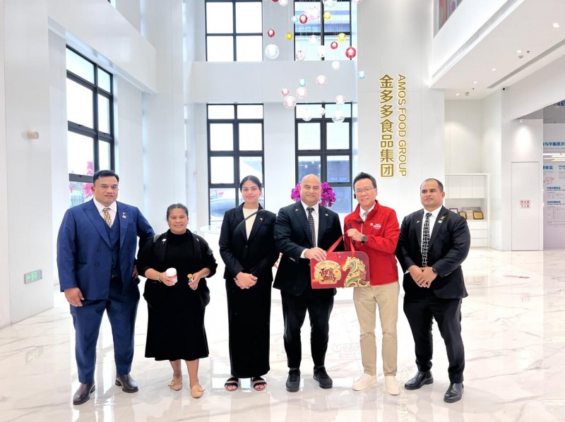 Amos 阿麦斯请瑙鲁总统吃糖:瑙鲁总统春节前夕邂逅“中国甜蜜”